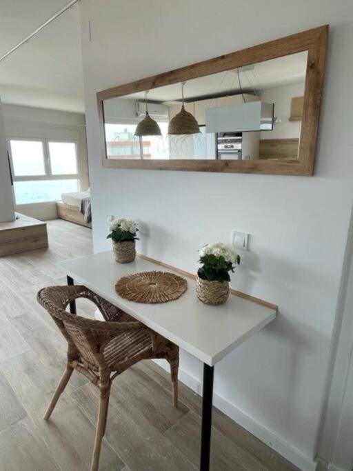 Precioso Apto Miami Playa: Beachfront Retreat With Wi-fi And Netflix Apartment
