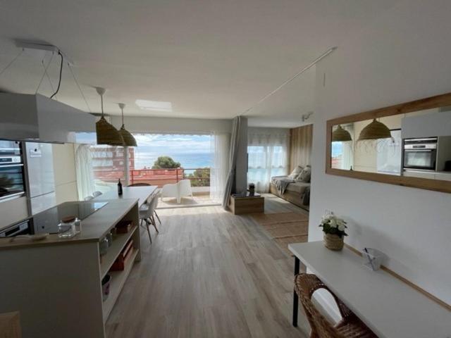 Precioso Apto Miami Playa: Beachfront Retreat With Wi-fi And Netflix Miami Playa