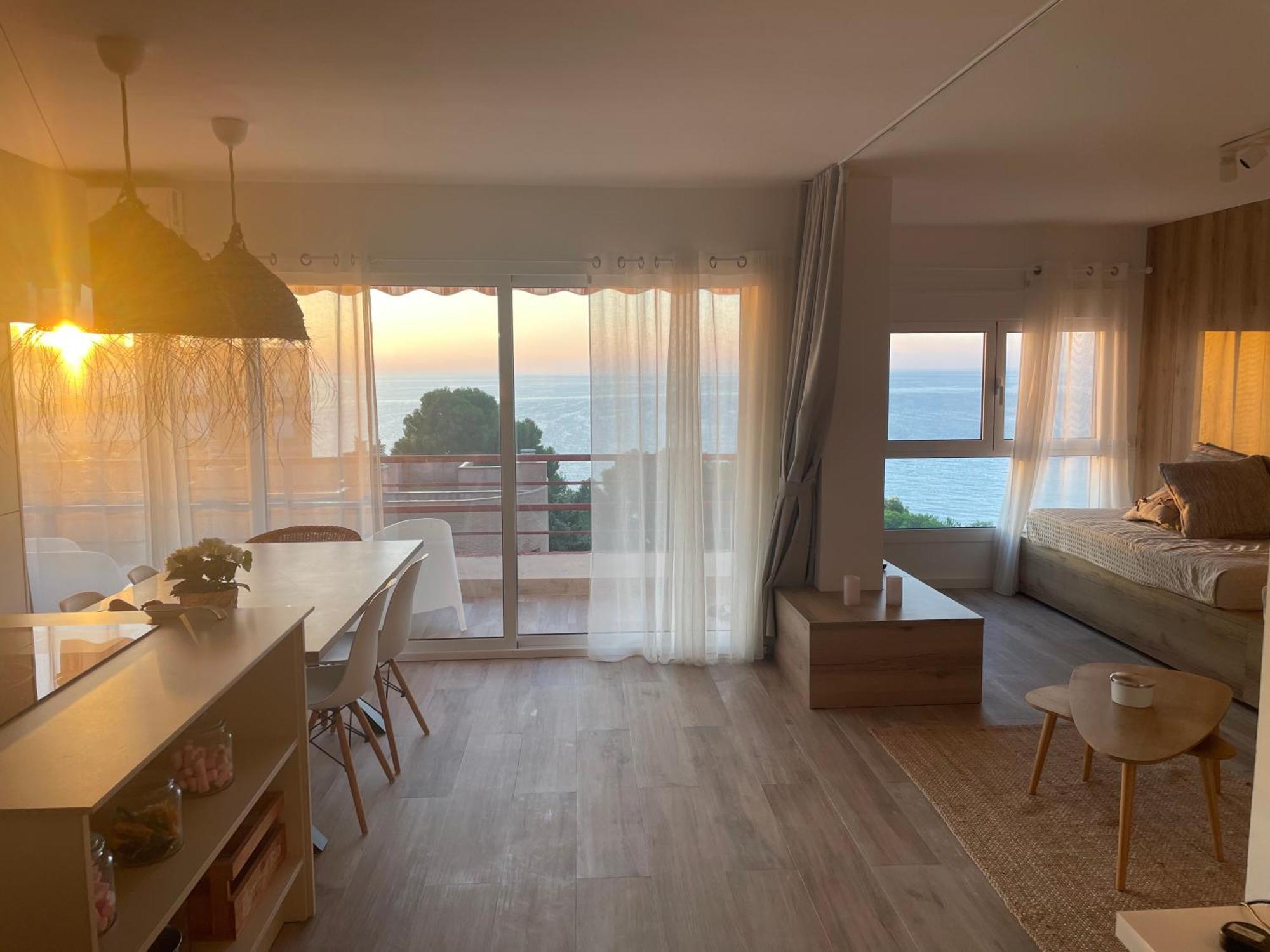 Precioso Apto Miami Playa: Beachfront Retreat With Wi-fi And Netflix * Miami Playa